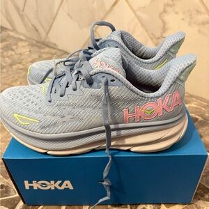 Hoka Clifton 9